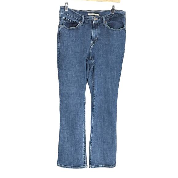 Levi's Medium Wash Classic Bootcut Jeans Size 30 - Picture 1 of 9